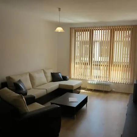 Apartment Persey Semiramida Gardens Belchin